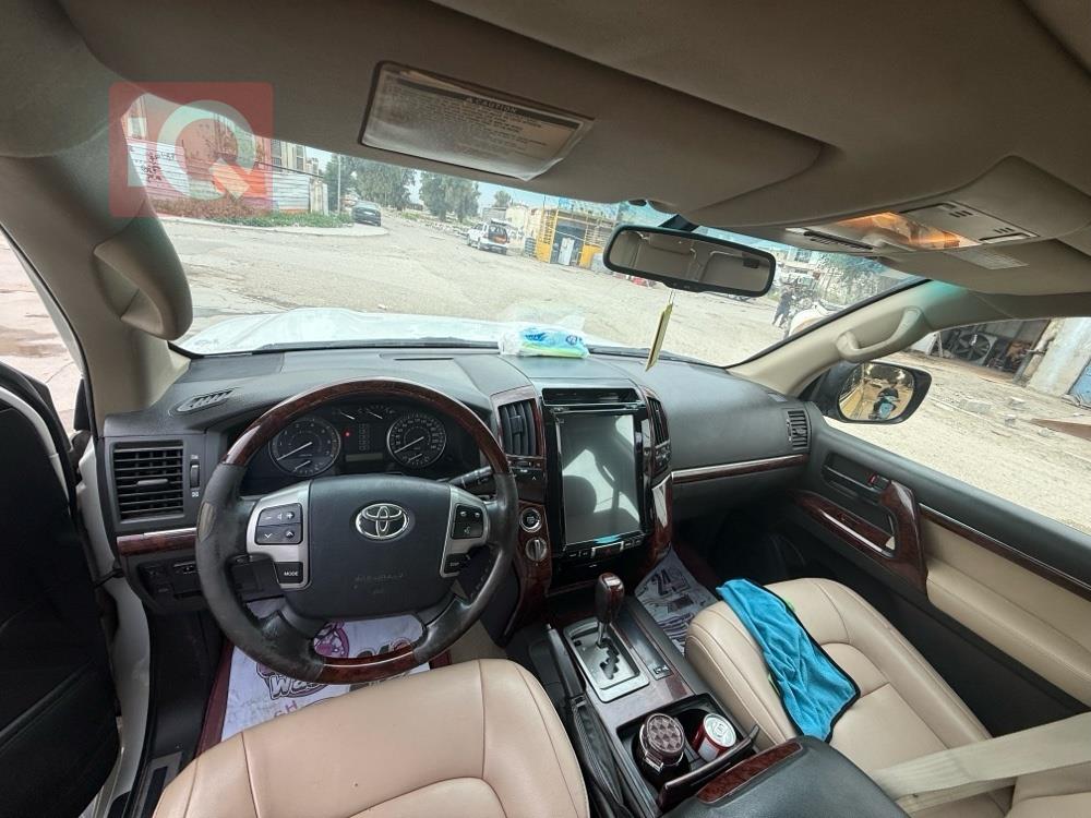 تويوتا لاندكروزر